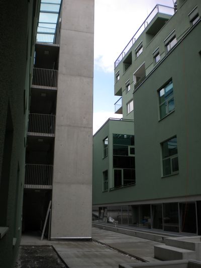 Wohn- und Bürohaus am Schwimmschulkai / INNOCAD