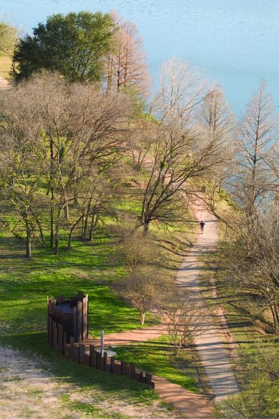 Toilettenanlage im Park / Trail Restroom, Miró Rivera Architects