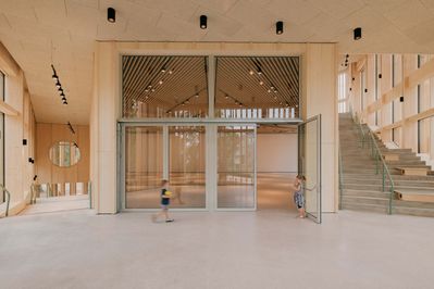 ORTE Bauvisite_ KinderKunstLabor Treppenspirale1_St Poelten_Schenker Salvi Weber Architekten