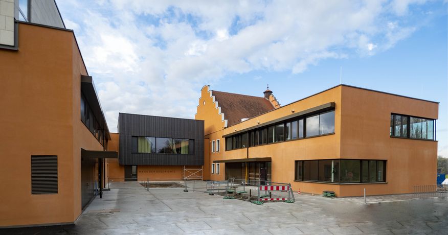Gebäudeadaptierung Zwentendorf Hofansicht I Marktansicht