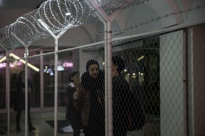 Michael Hirschbichler: JENSEITS DER KÜSTE UTOPIAS, 02.12.2015