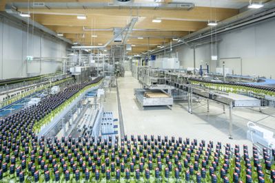 ORTE visite winzer krems flaschenfuellanlage_ krammer