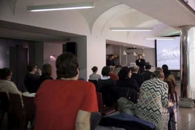 Michael Hirschbichler: JENSEITS DER KÜSTE UTOPIAS, 02.12.2015