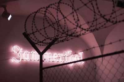 Michael Hirschbichler: JENSEITS DER KÜSTE UTOPIAS, 02.12.2015